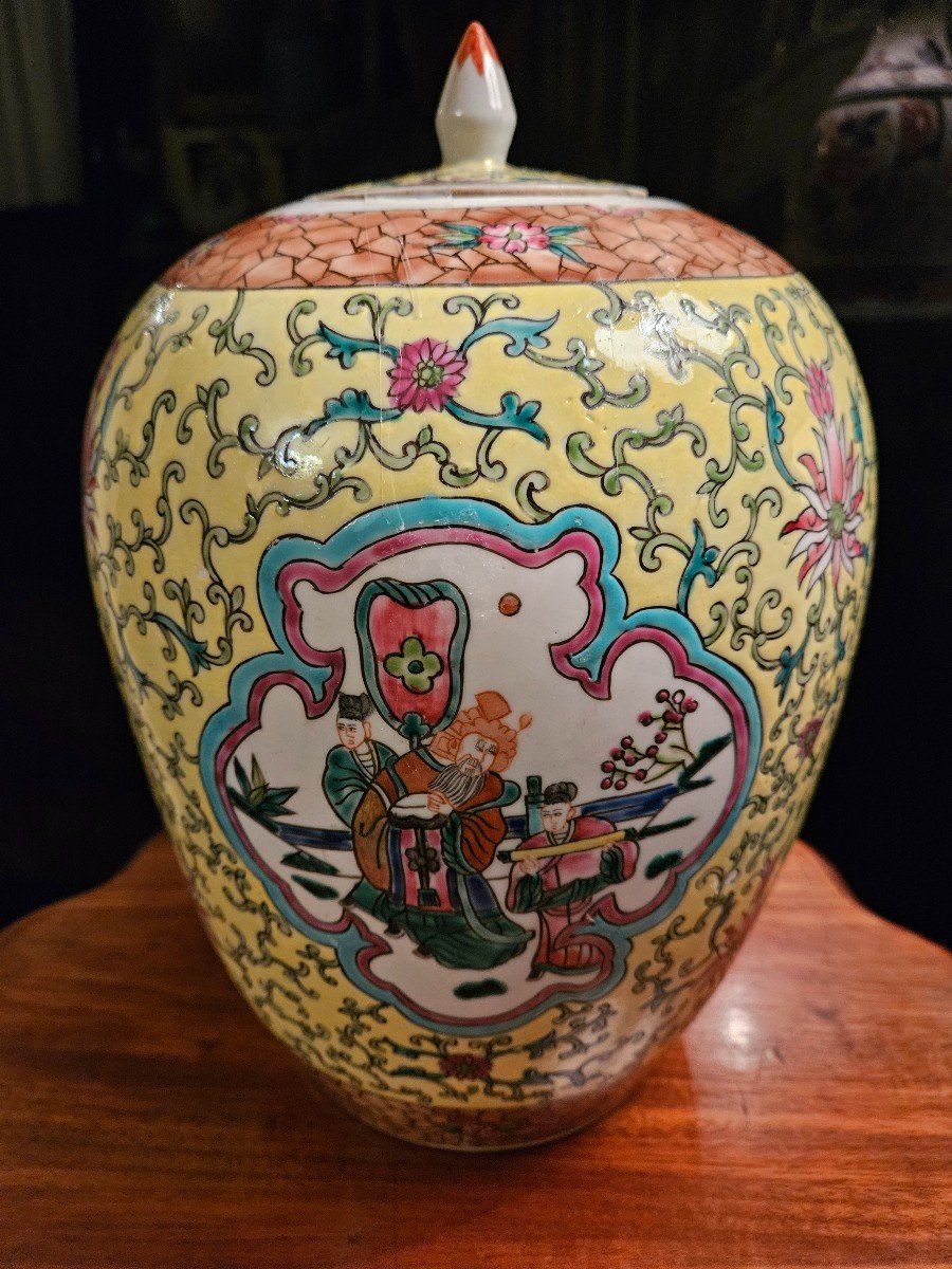Covered Ginger Jar In Chinese Porcelain. 20th Century.-photo-2