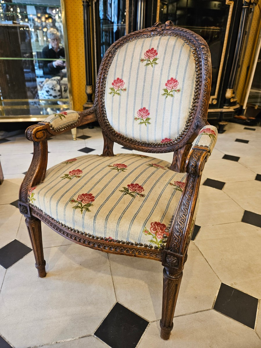 Fauteuil  d'Enfant De Style Louis XVI. Fin XIXeme Siècle. -photo-3