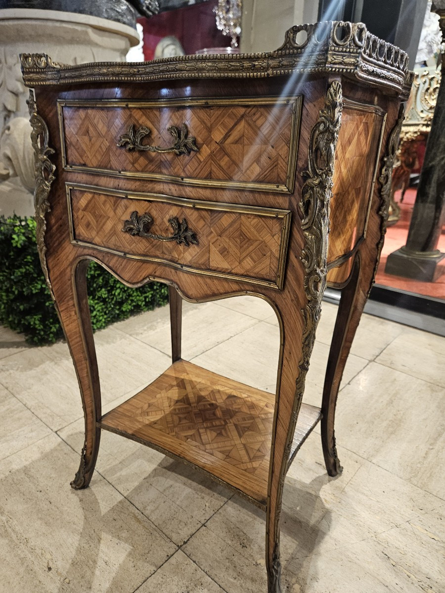 Paire de tables de salon, chevets de style régence époque 1900.-photo-1