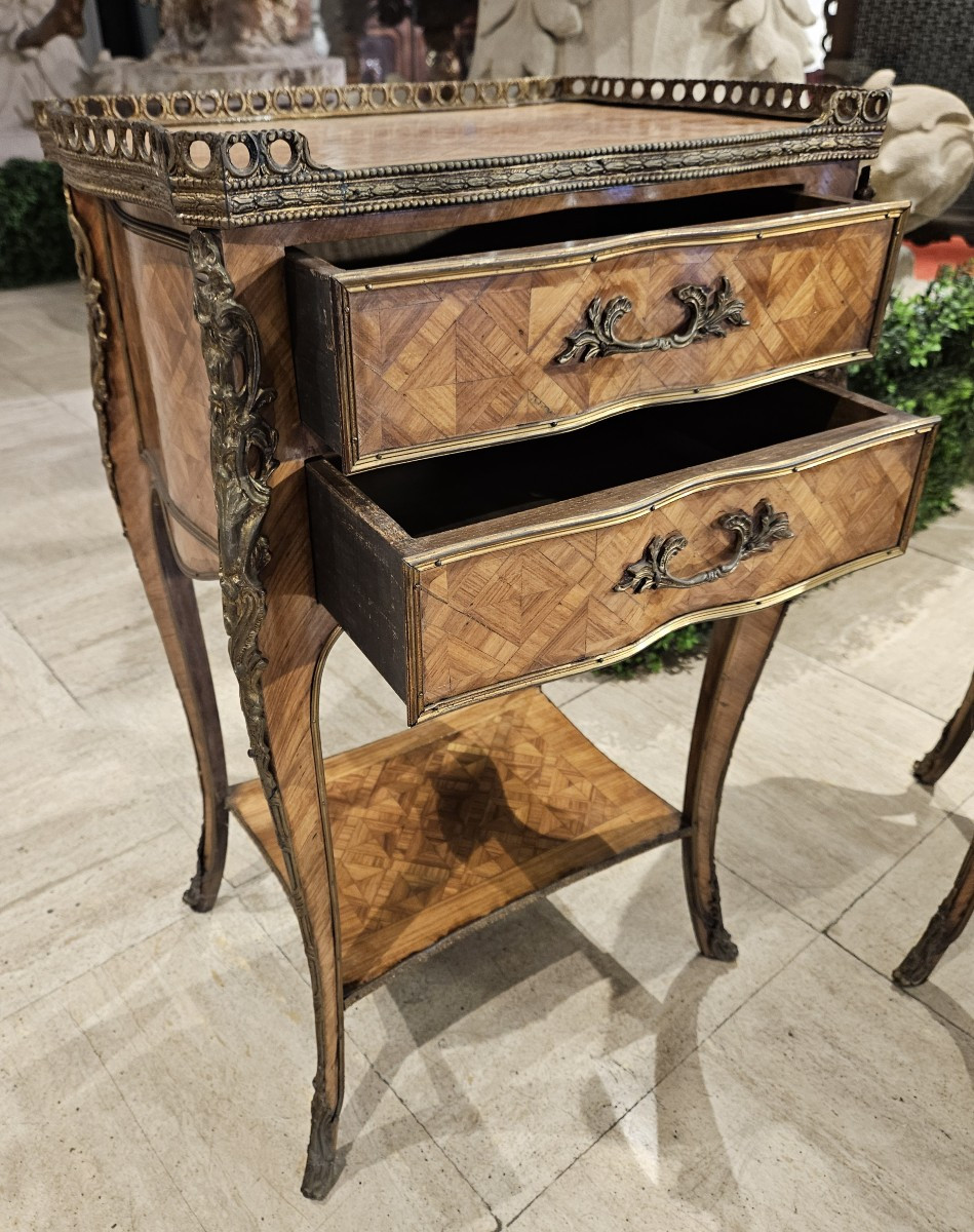 Paire de tables de salon, chevets de style régence époque 1900.-photo-7