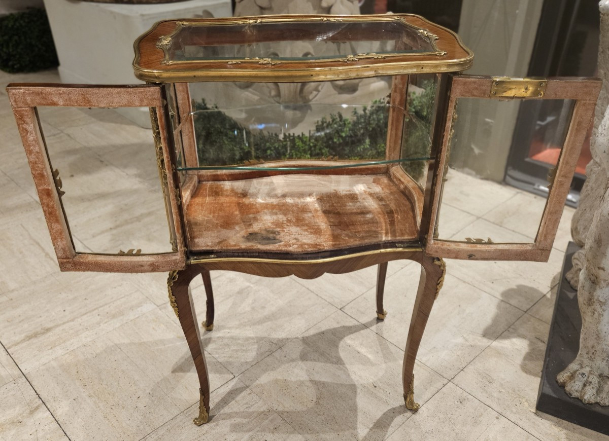 Petite vitrine de salon de style Louis XV Signée Boudet à Paris.-photo-1