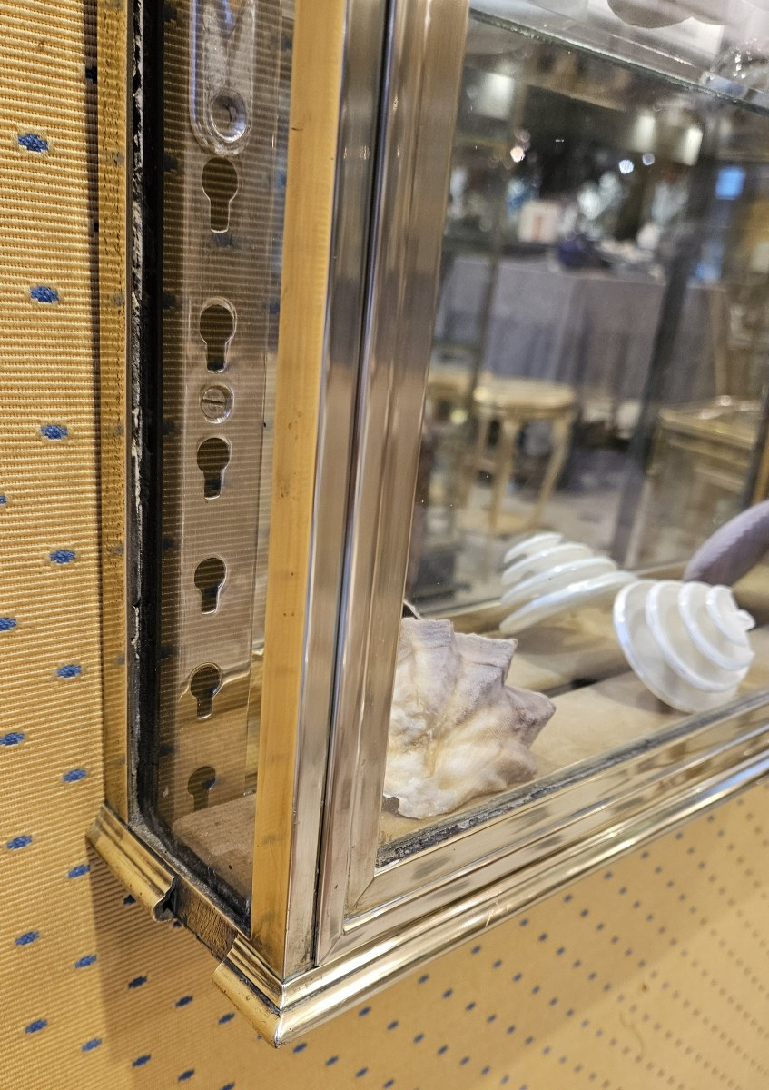 Petite vitrine murale en laiton début du XX° siècle.-photo-1