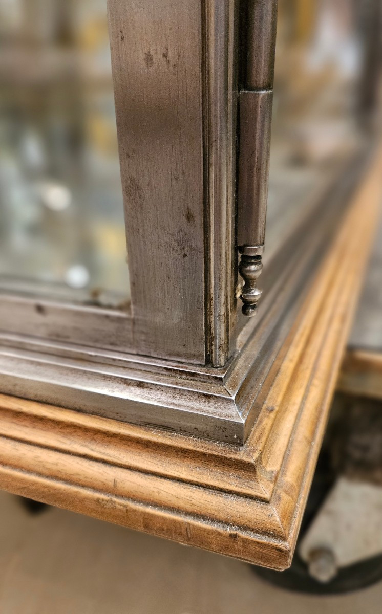 Grande Vitrine De Présentation  en acier poli.Fin du XIX°Siècle-photo-4