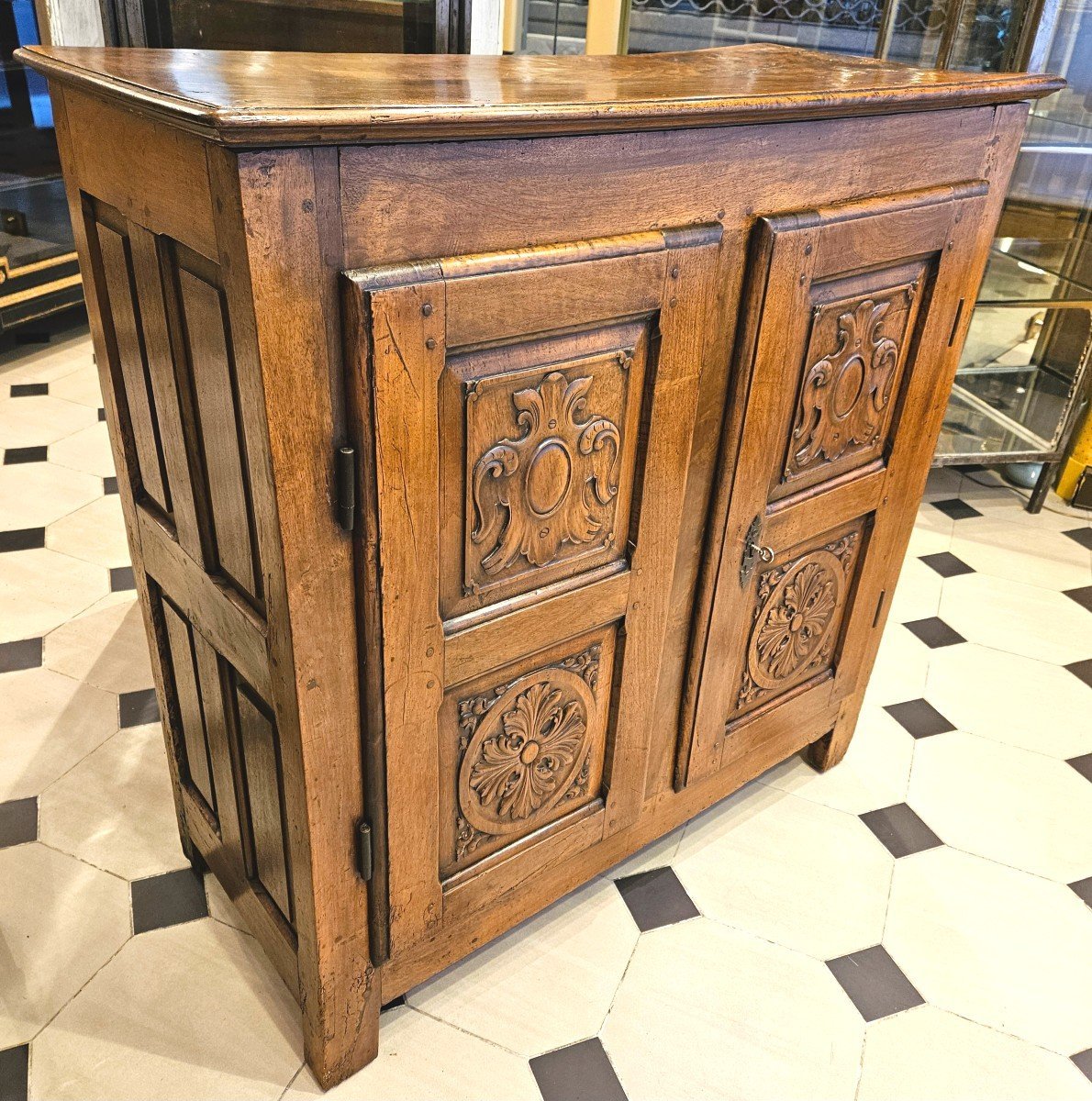 Small Walnut Sideboard From The Early 18th Century.-photo-7
