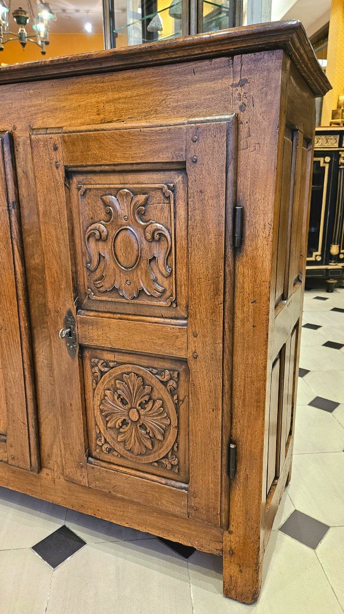 Small Walnut Sideboard From The Early 18th Century.-photo-2