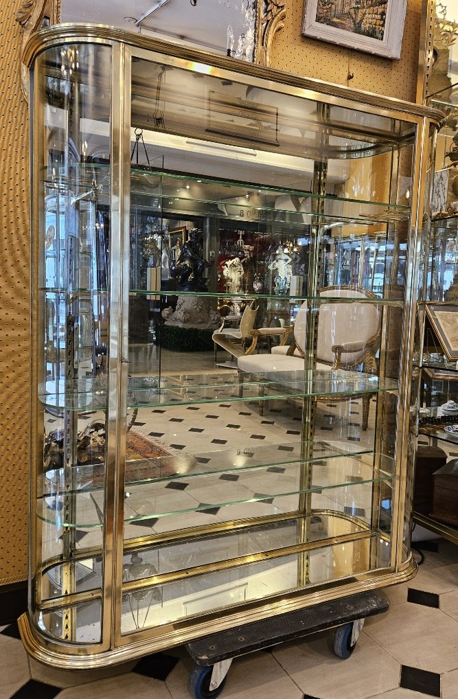 Siegel: Rare Brass And Bronze Wall Display Cabinet With Curved Sides. Early 20th Century-photo-2