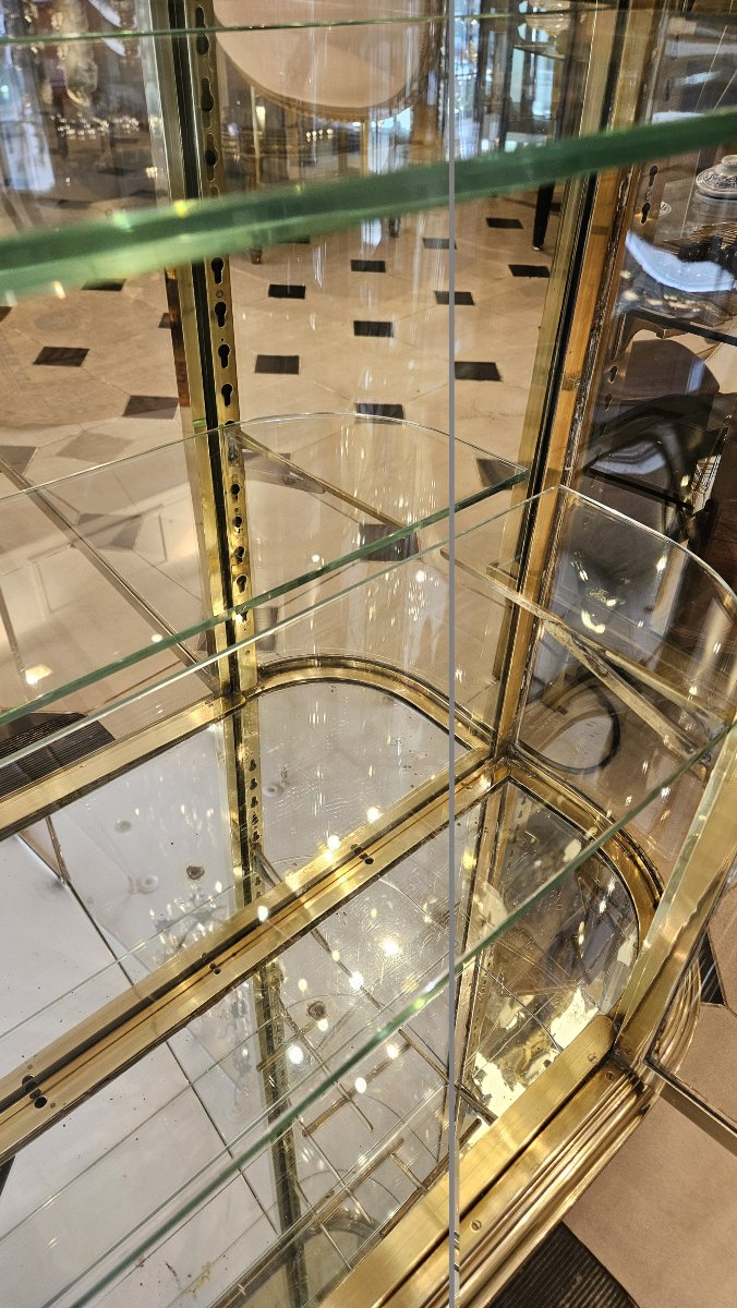 Siegel: Rare Brass And Bronze Wall Display Cabinet With Curved Sides. Early 20th Century-photo-3