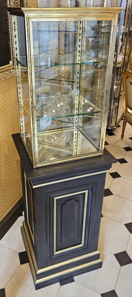 Freestanding Brass  Display Case On A Painted Wooden Base – Early 19th Century.-photo-8