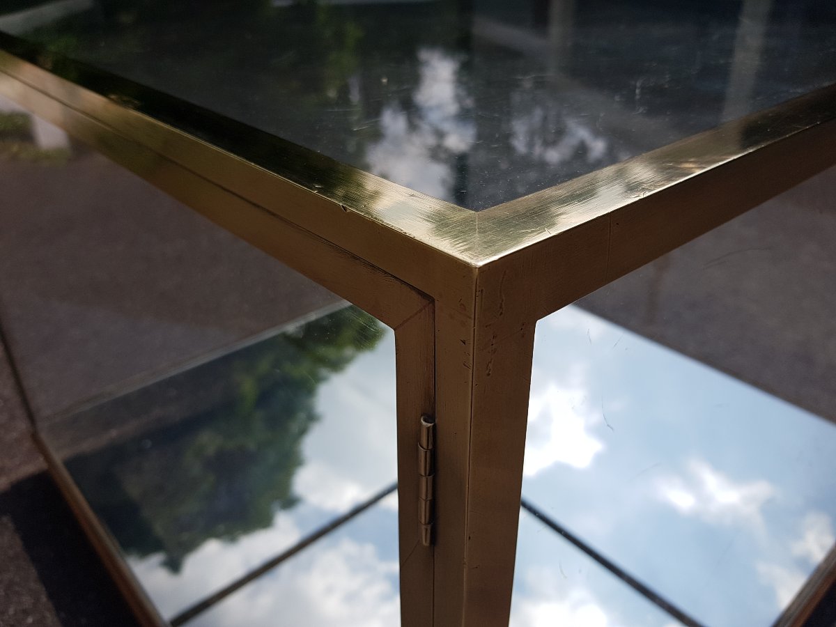 Low Display Case, Brass Counter. -photo-2