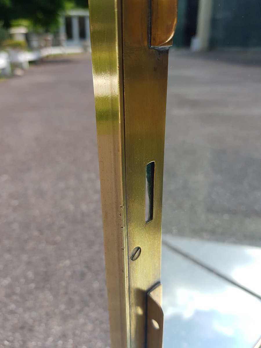 Low Display Case, Brass Counter. -photo-4