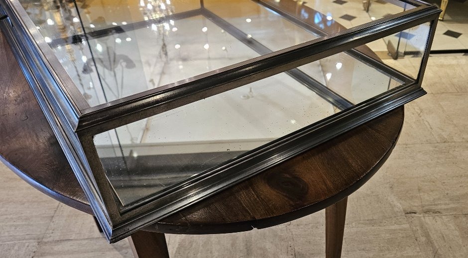 Flat, Rectangular Countertop Display Case In Polished Steel. Early 20th Century.-photo-2