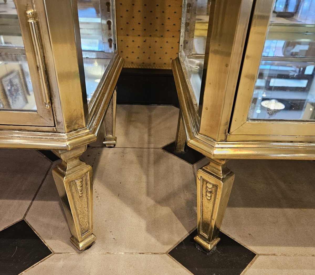 Paire de vitrines en laiton et bronze du début du XX° Siècle. Maison Muller -Domange.-photo-4