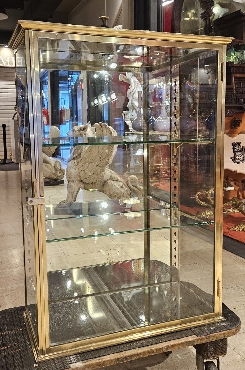 Vitrine murale d'exposition en laiton - Début du XX° siècle.