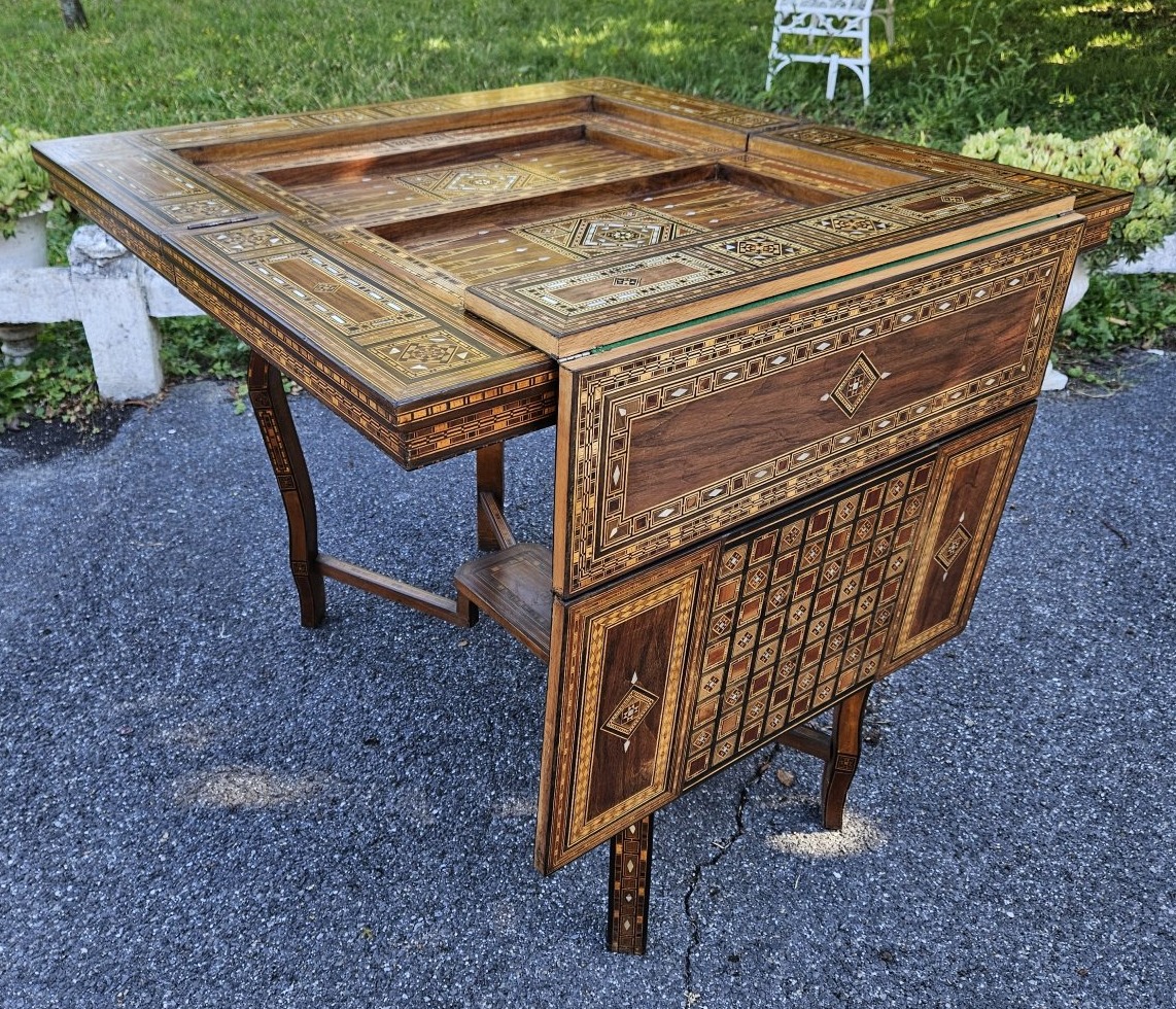 Table à jeux syrienne début XX siècle.