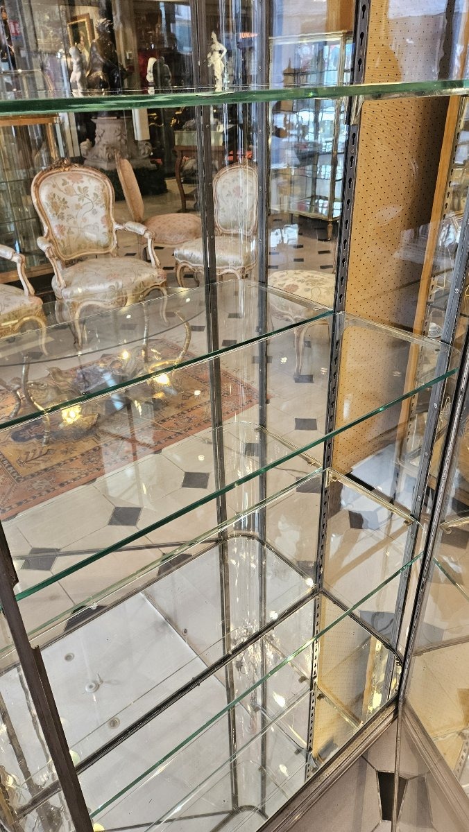 Early 20th-century Storefront Display Cabinet With Curved Sides Made Of Polished Steel.-photo-6
