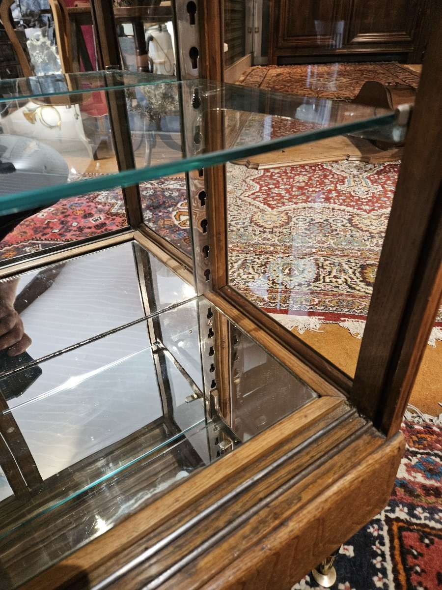 A Charming Little Display Cabinet, Made Of Oak And Glass, Circa 1930.-photo-4