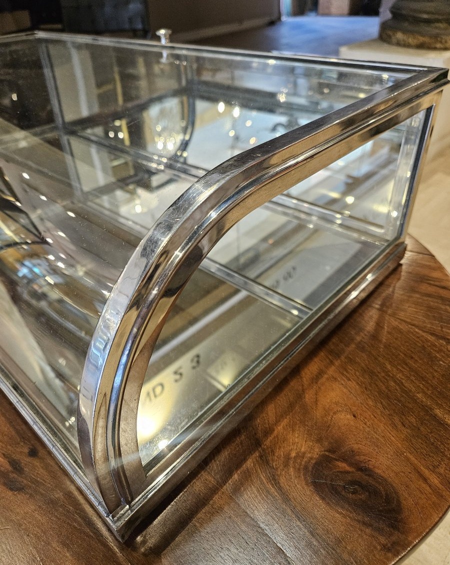 Countertop Display Cabinet With A Curved Hinged Door Made Of Chrome-plated Brass.-photo-4
