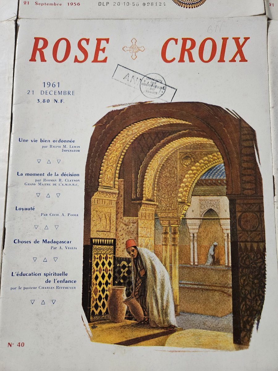 8 revues anciennes « Rose Croix » ,et un document sur  la cathédrale de l’âme.