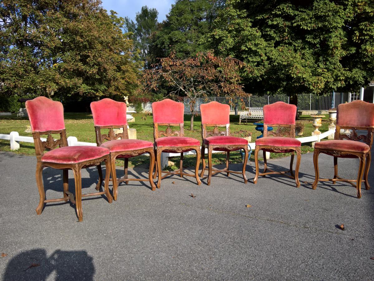  6 Chaises De Style Louis XV En Noyer.