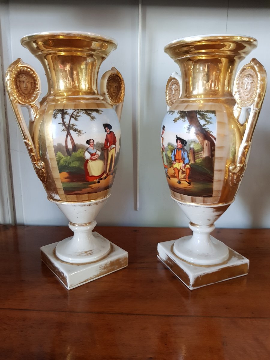 Paire De Vases En Porcelaine De Paris -epoque Empire Restauration