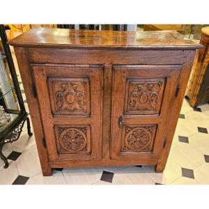 Small Buffet At Support Height In Walnut From The Beginning Of The 18th Century.