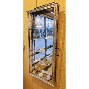 Petite vitrine murale en laiton début du XX° siècle.