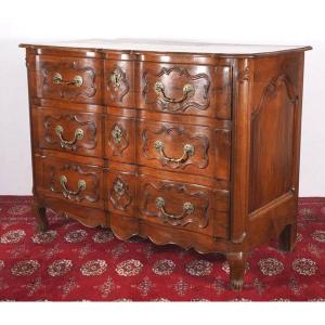 Commode époque Louis XV En Arbalète. Travail Provençal De La Région d'Aix En Provence.