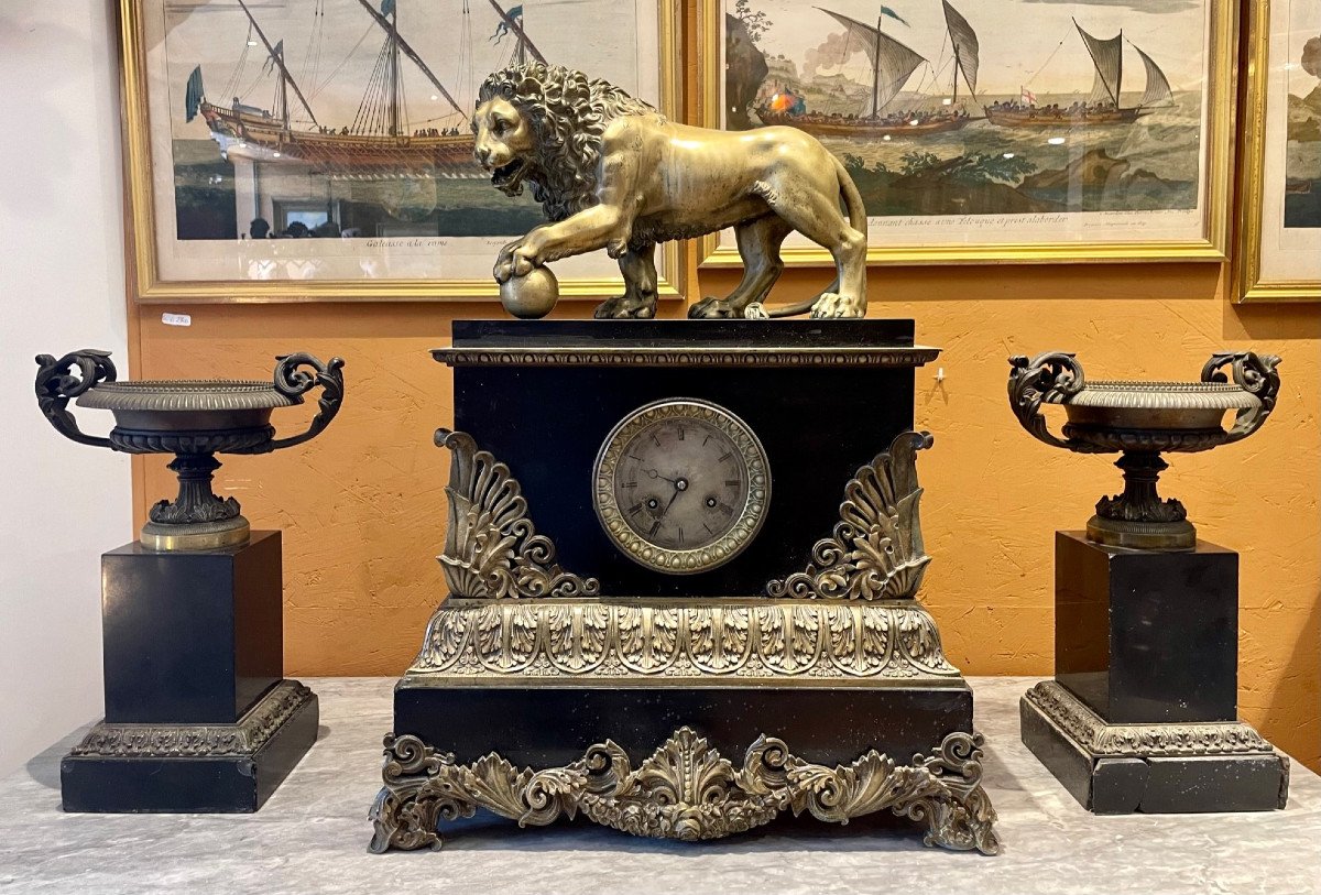 Spectaculaire Garniture Au Lion Des Medicis