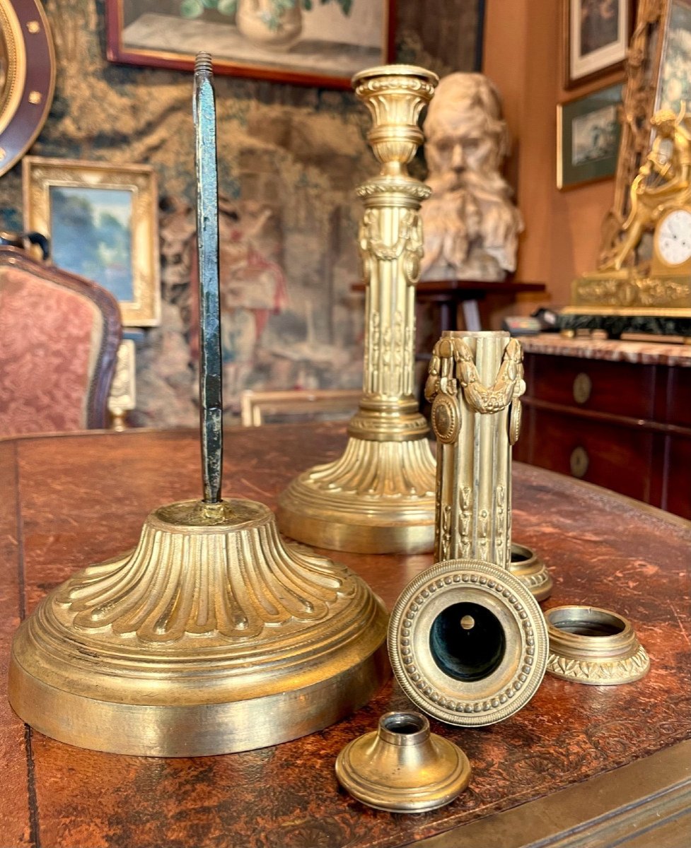 Rare Pair Of Candlesticks In Gilt Bronze 18th Century-photo-1