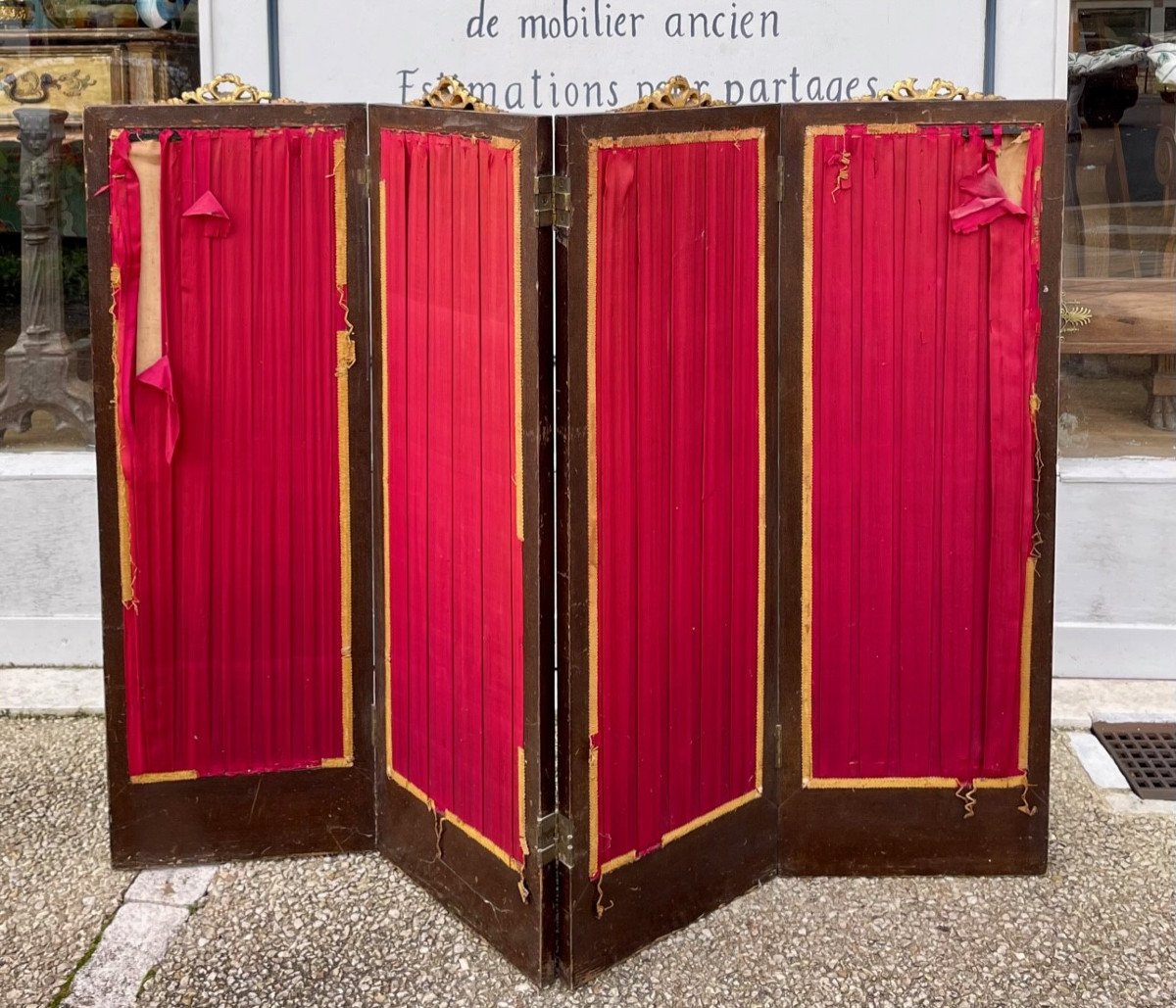 Lacquered Wood Screen And Louis XVI Tapestry-photo-1