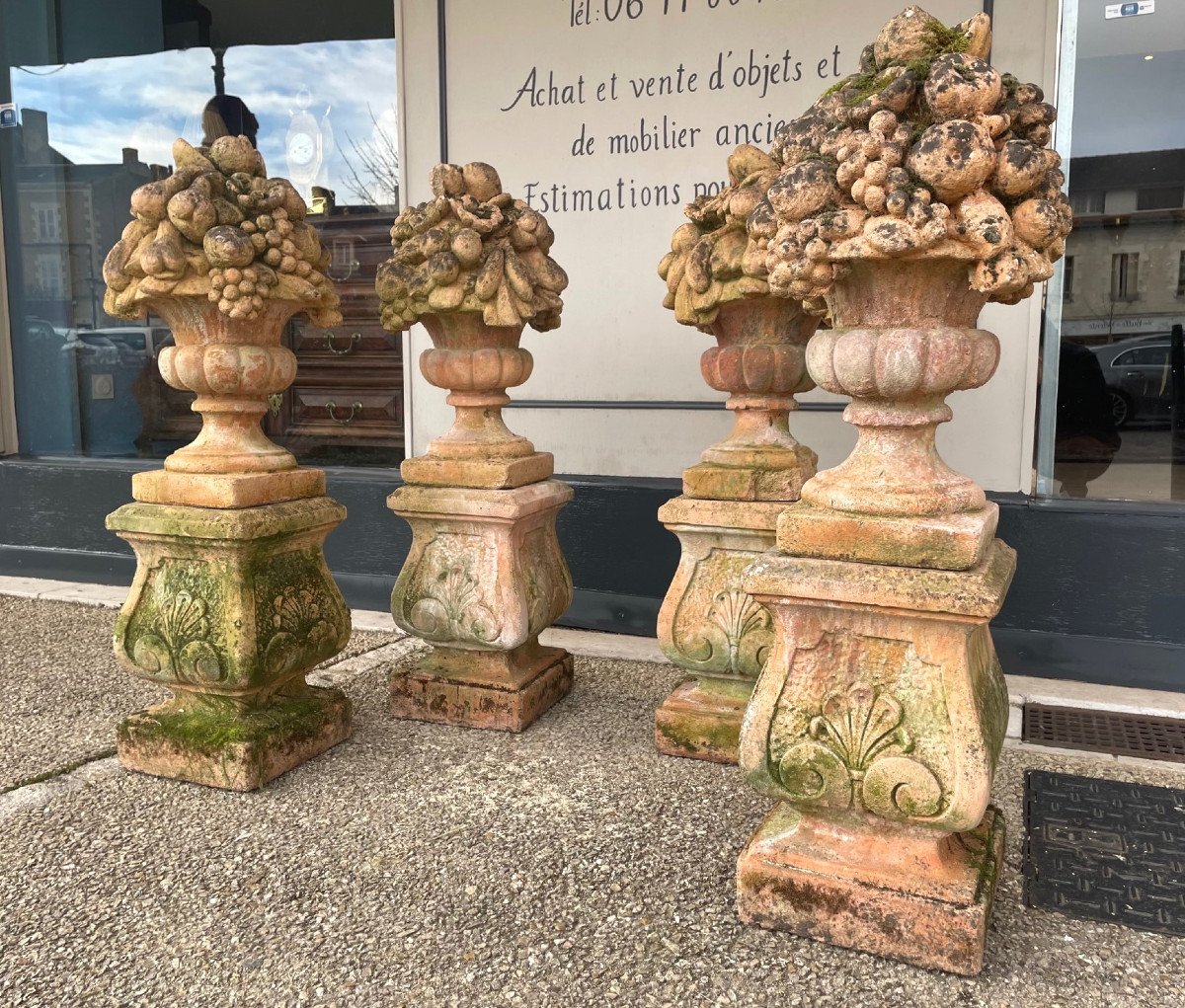 Suite De Quatre Vases De Jardin -photo-3