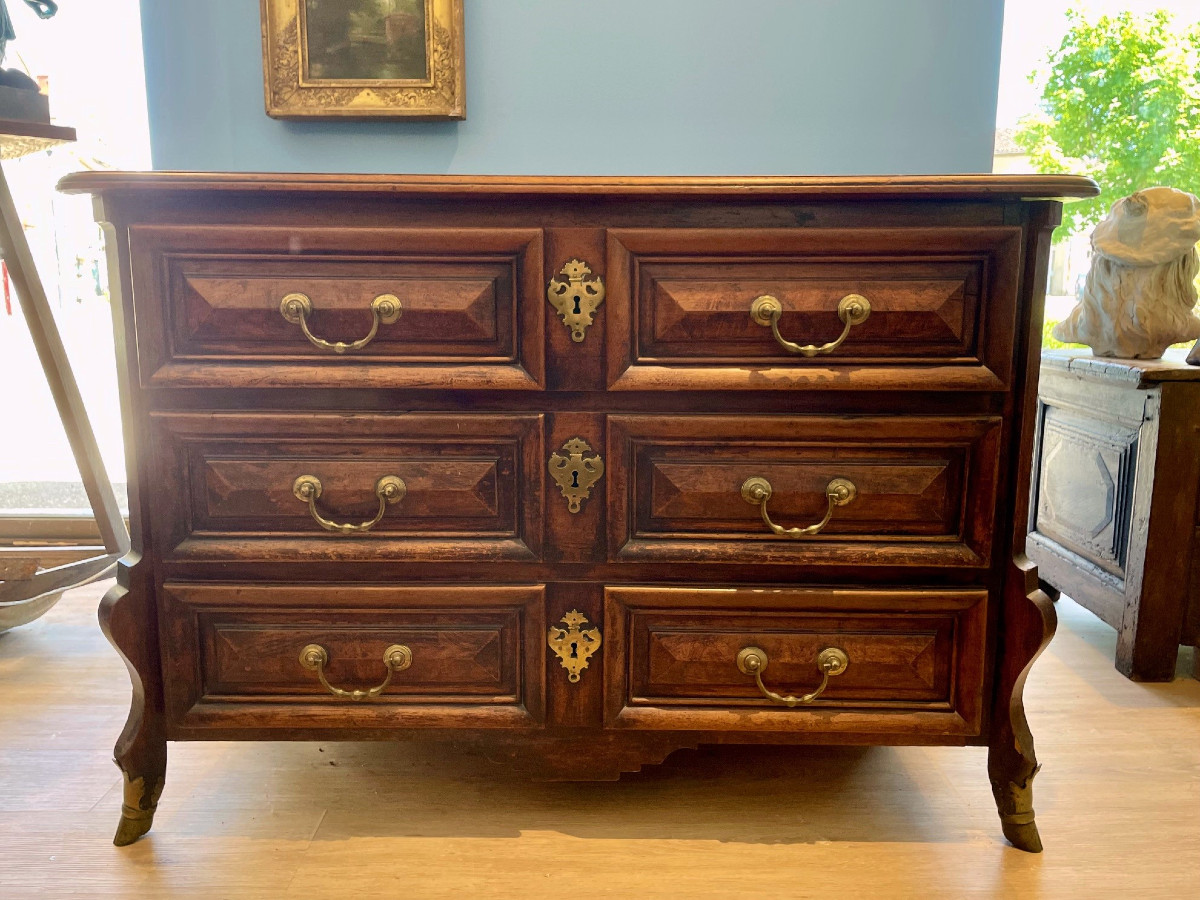 Mazarine Chest Of Drawers In Walnut, 17th Century