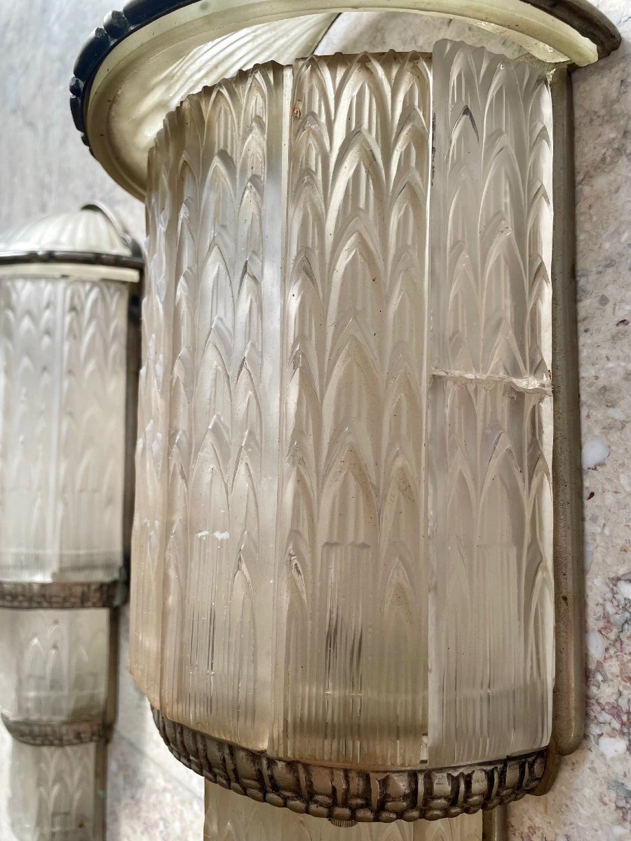 Large Pair Of Art Deco Glass And Bronze Wall Lights-photo-4