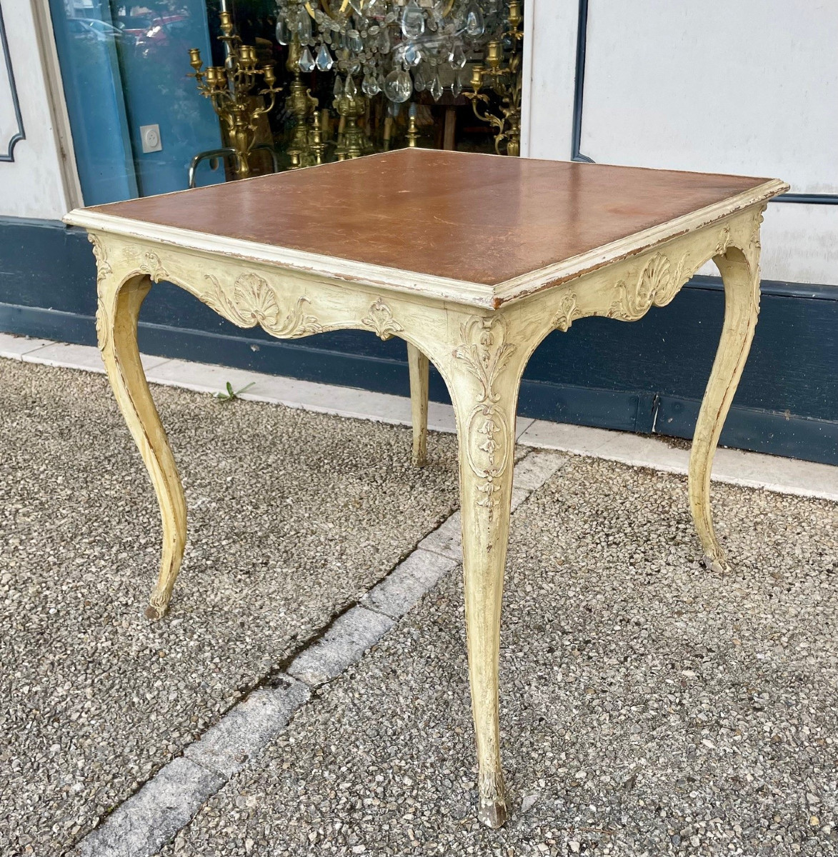 Table de bridge dessus cuir