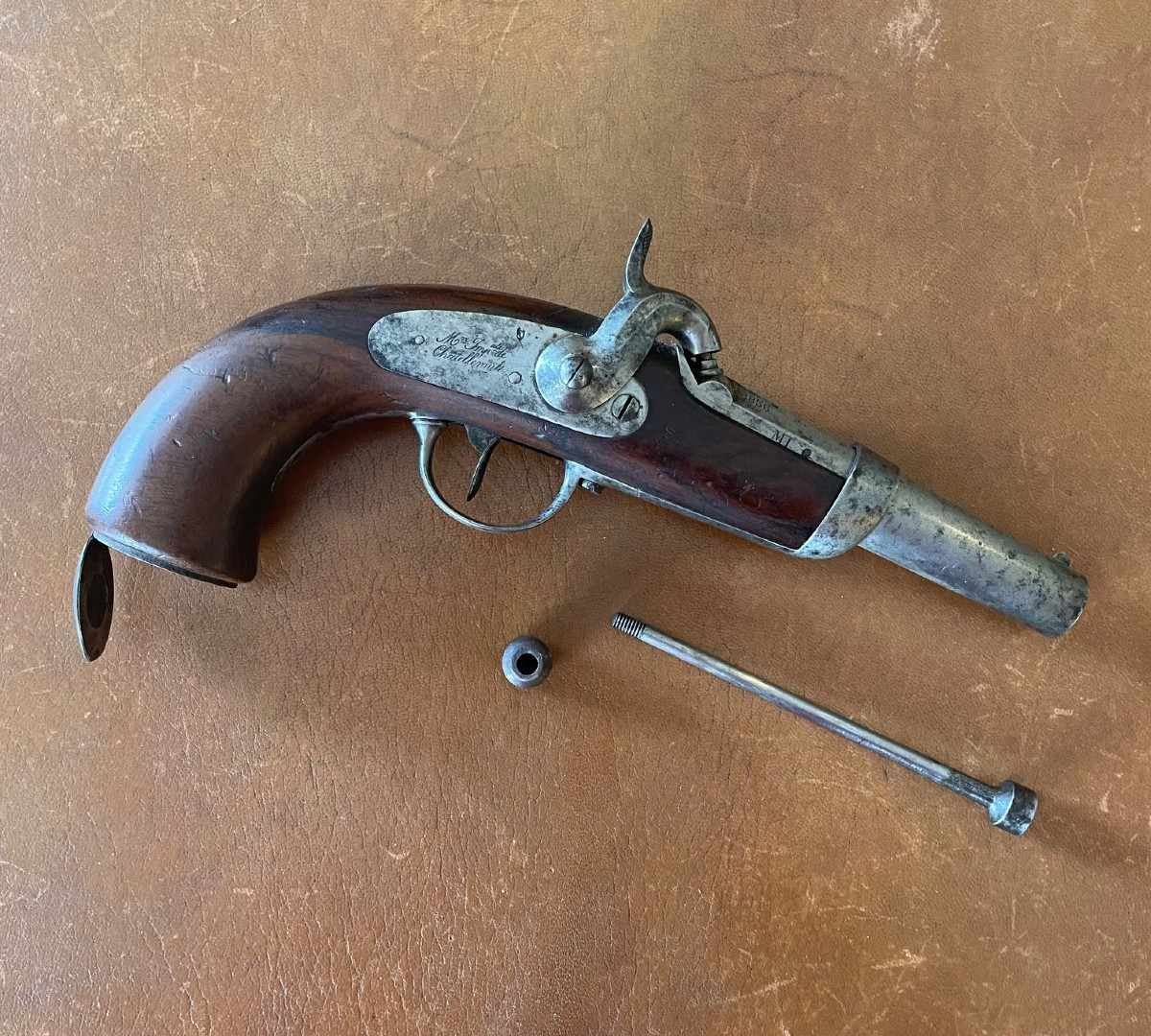 Pistolet d'officier de gendarmerie 1836