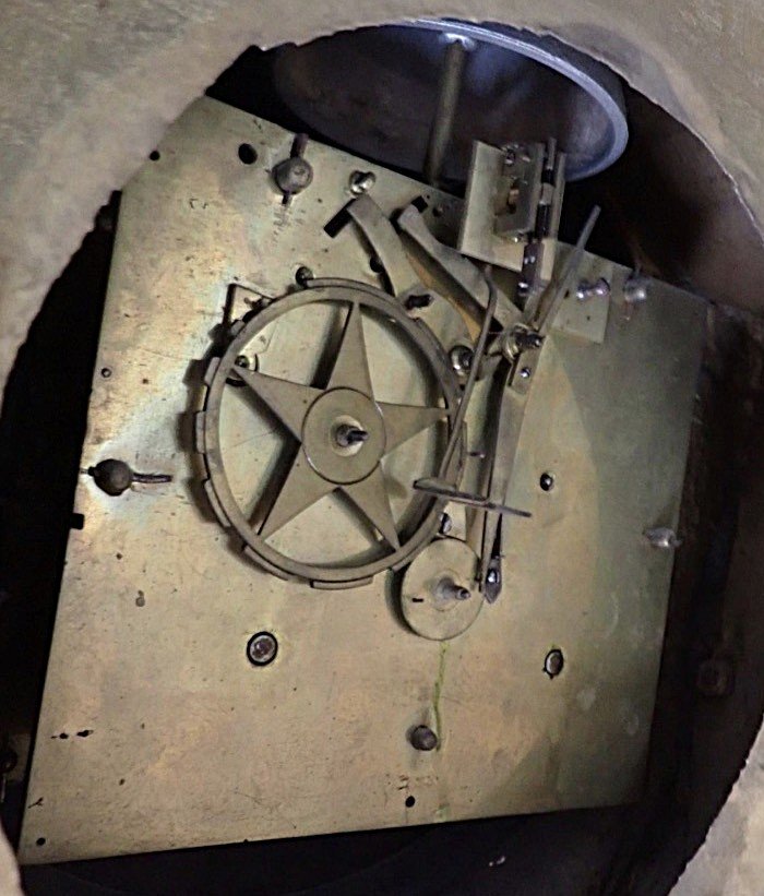 Large 18th-century Cartel Clock In Gilt Bronze-photo-1