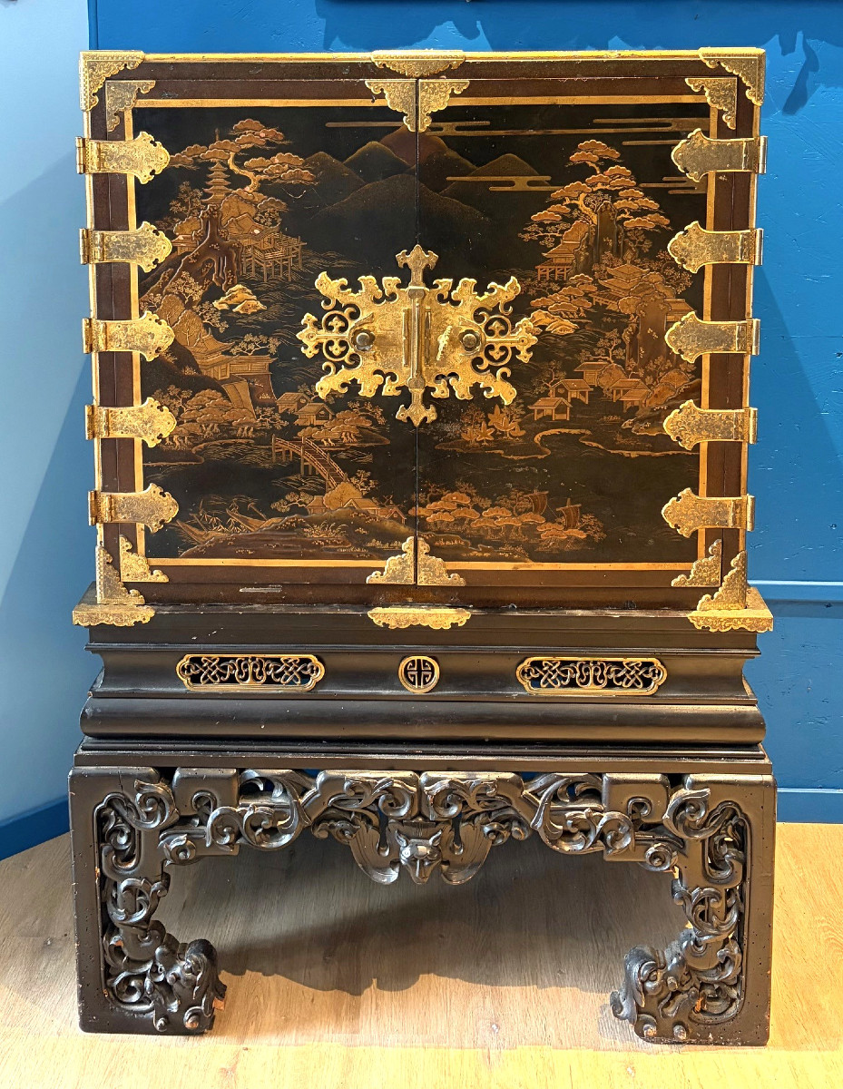 Japanese Lacquer Cabinet -photo-2