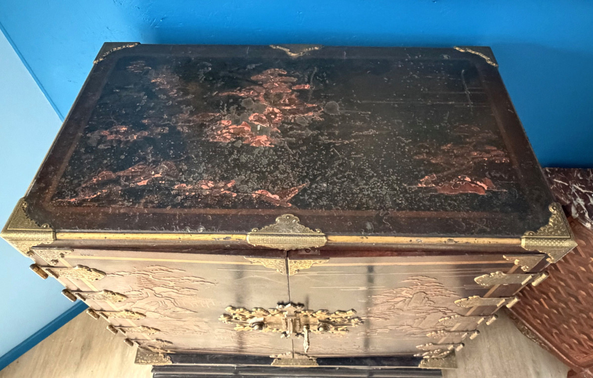 Japanese Lacquer Cabinet -photo-4