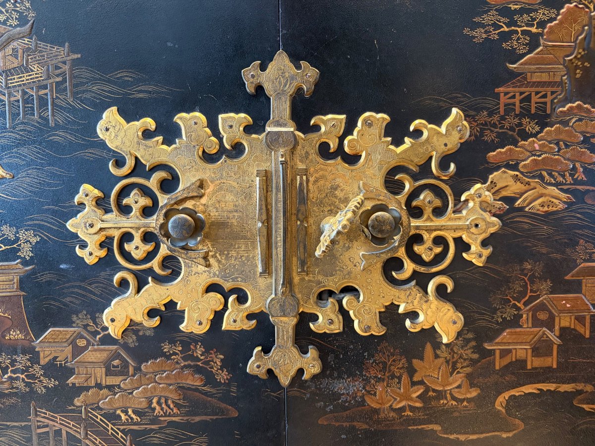 Japanese Lacquer Cabinet -photo-5