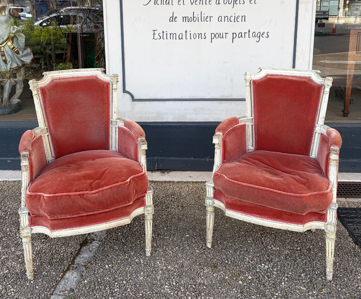 Pair Of 18th-century Bergère Chairs With Detached Columns