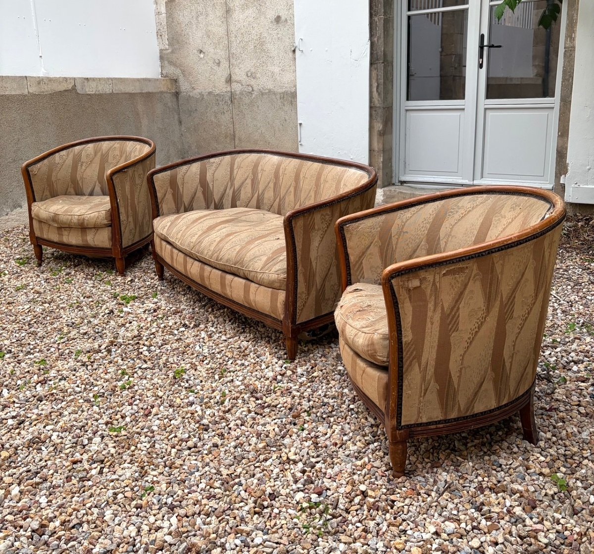 Art Deco Living Room Set: Sofa And Pair Of Armchairs In Need Of Reupholstering
