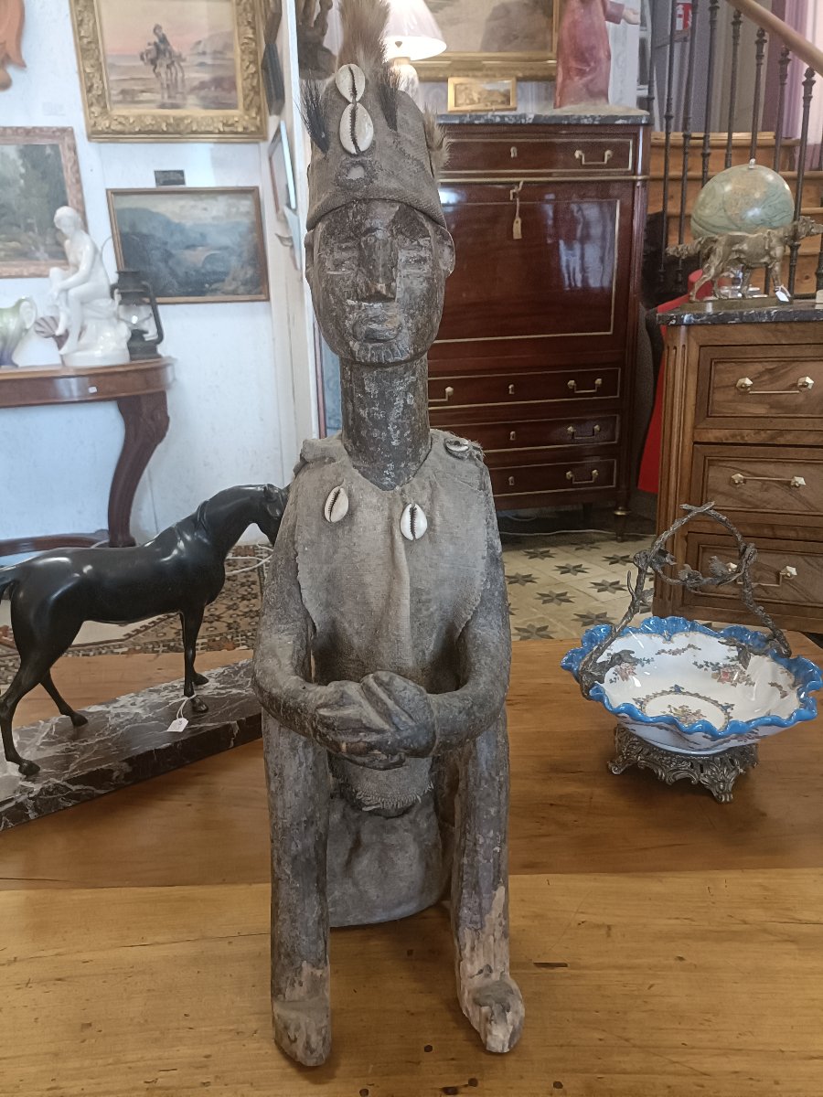 Afrique de l'Ouest? Statue d'homme-photo-1