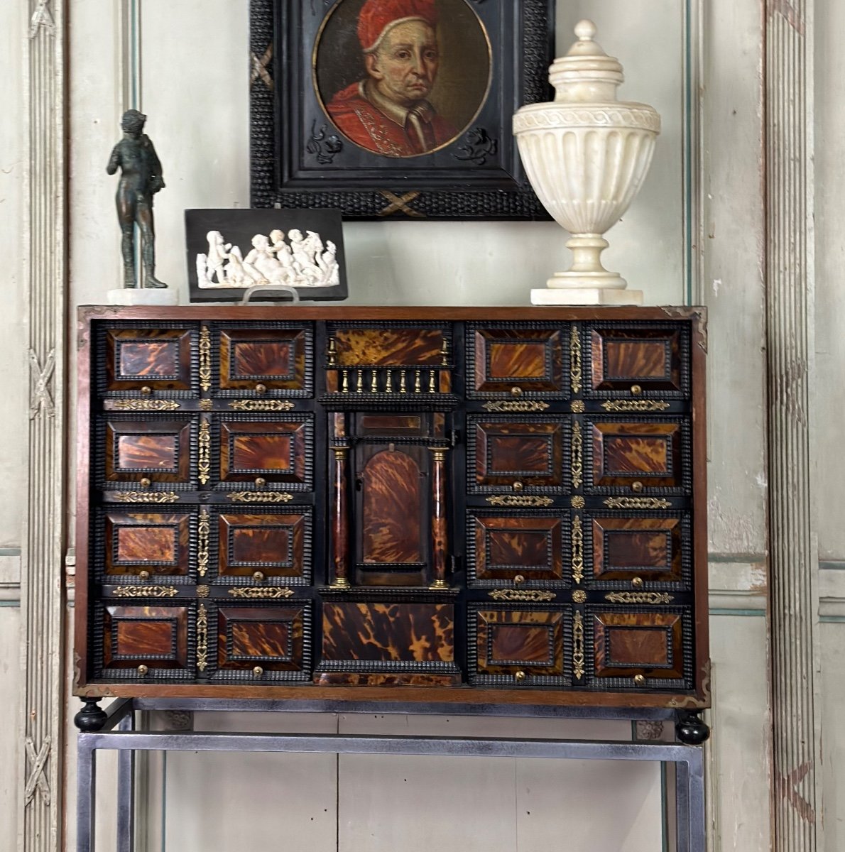 Cabinet En Bois Noirci Et écaille Blonde, Italie Fin XVIIéme Siècle 