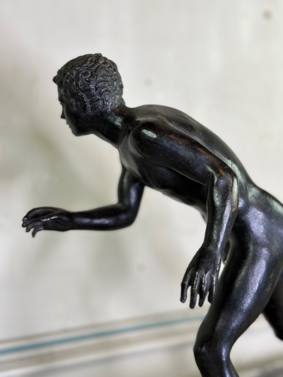 Bronze Grand Tour, One Of The Two Runners From The Villa Des Papyri, Black Patina Circa 1880-photo-3