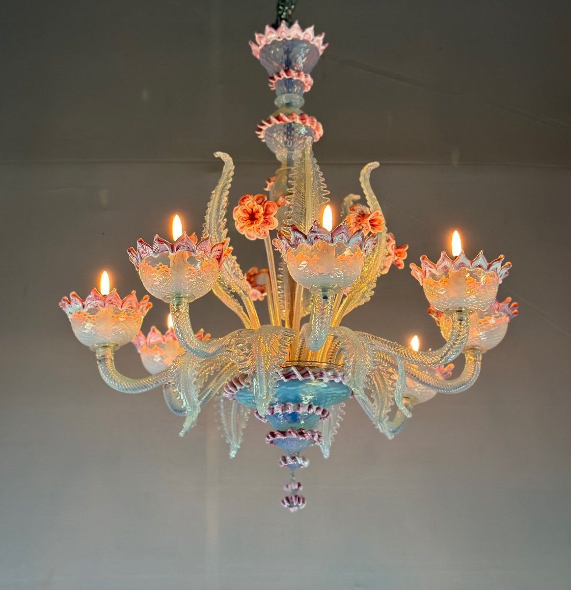 Venetian Chandelier In Blue And Pink Murano Glass, 8 Arms Of Light Circa 1940