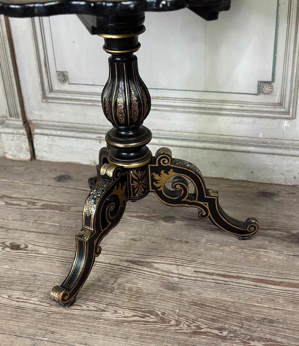 Napoleon III Pedestal Table, Tilting Top In Blackened Wood,  Decor Of Flowers And Birds-photo-7