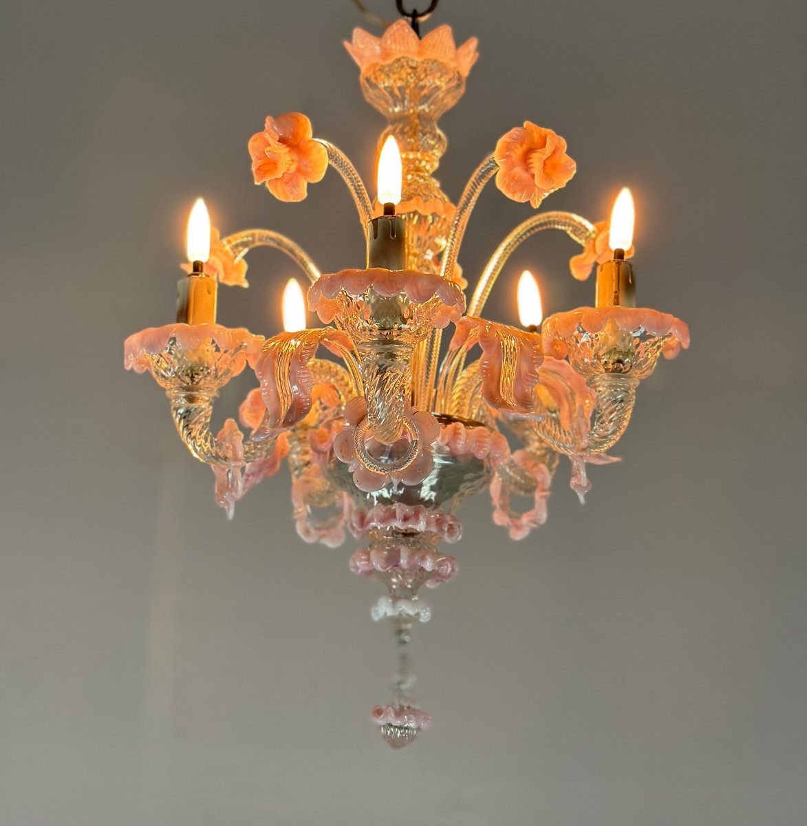 Petit Lustre Vénitien En Verre De Murano Incolore Et Rose 5 Bras De Lumière Vers 1920