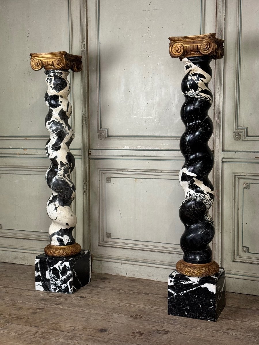 Pair Of Twisted Columns In Large Antique Marble, 19th Century-photo-1
