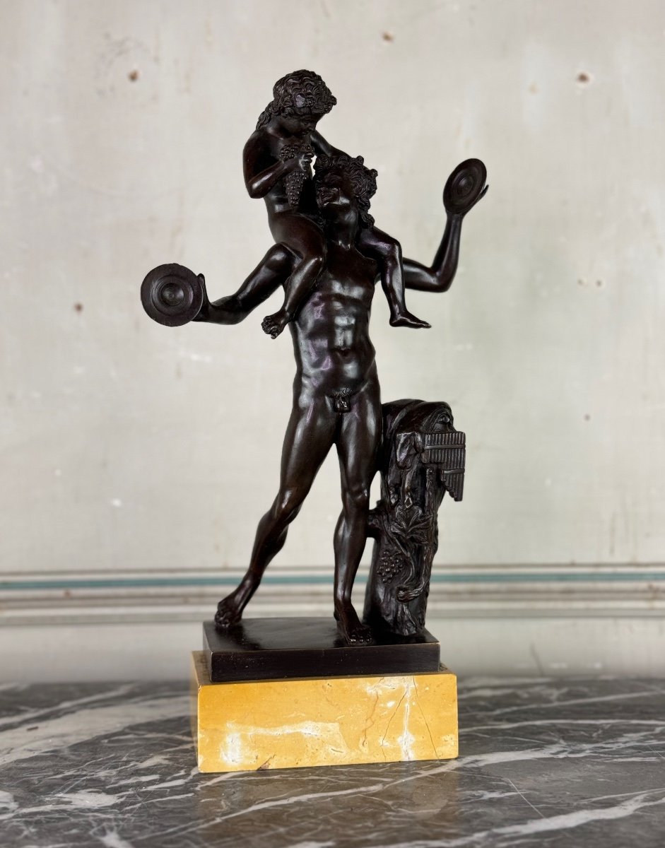 Dionysos Sur Les épaules D’un Satyre, Bronze D’après L’antique Sur Socle Jaune De Sienne