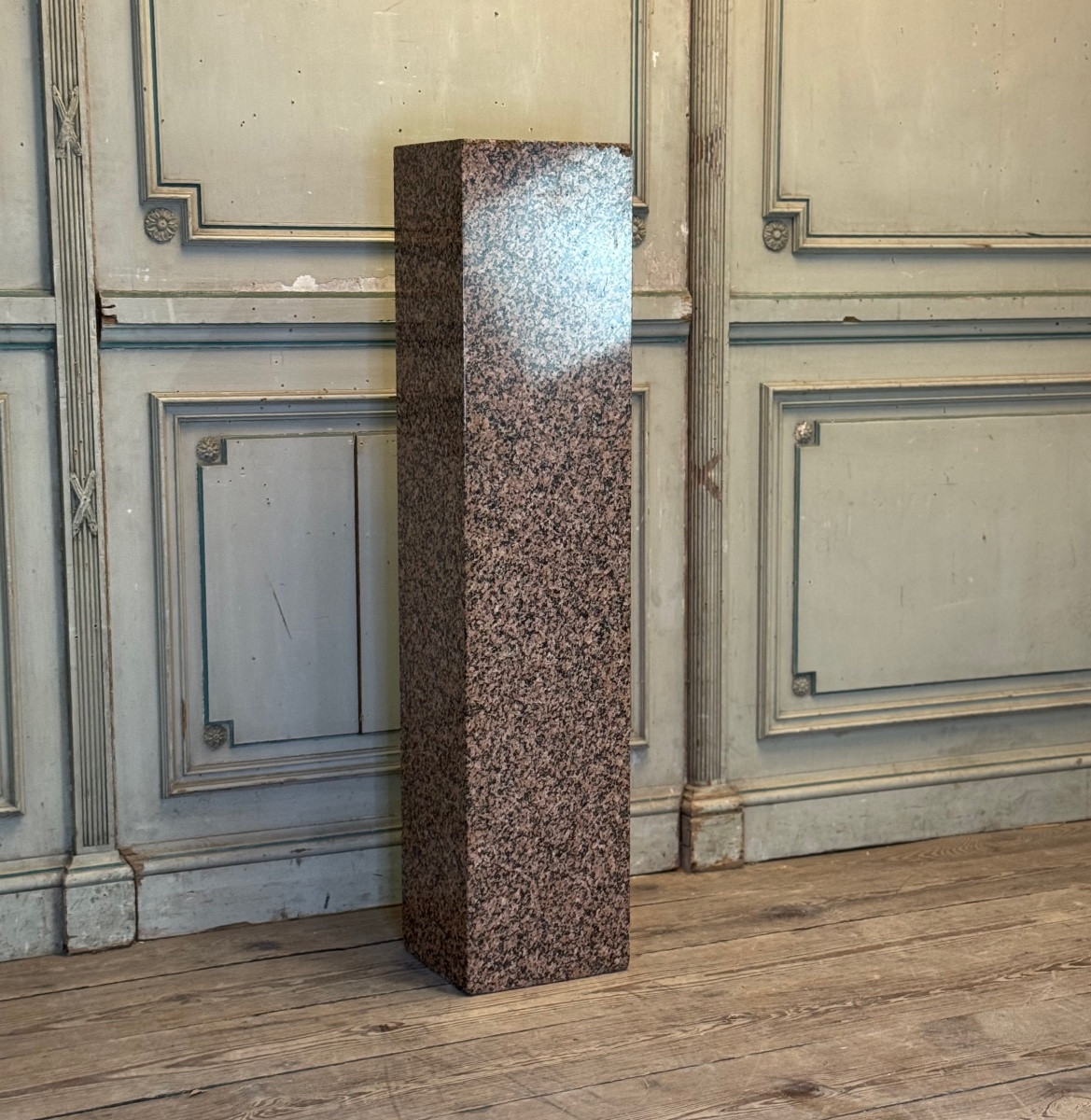 Socle en granit rose, vers 1940-photo-1